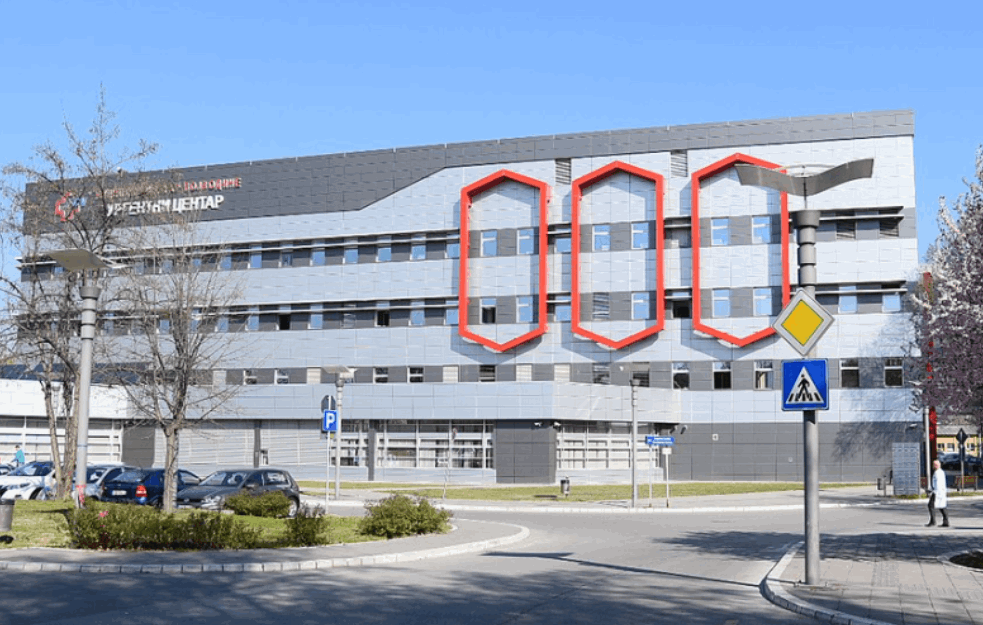 Stanje troje povređenih od pada nadstrešnice u Novom Sadu i dalje kritično
